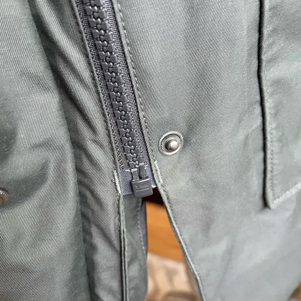 The north face winter jacket - Picture 3 of 9